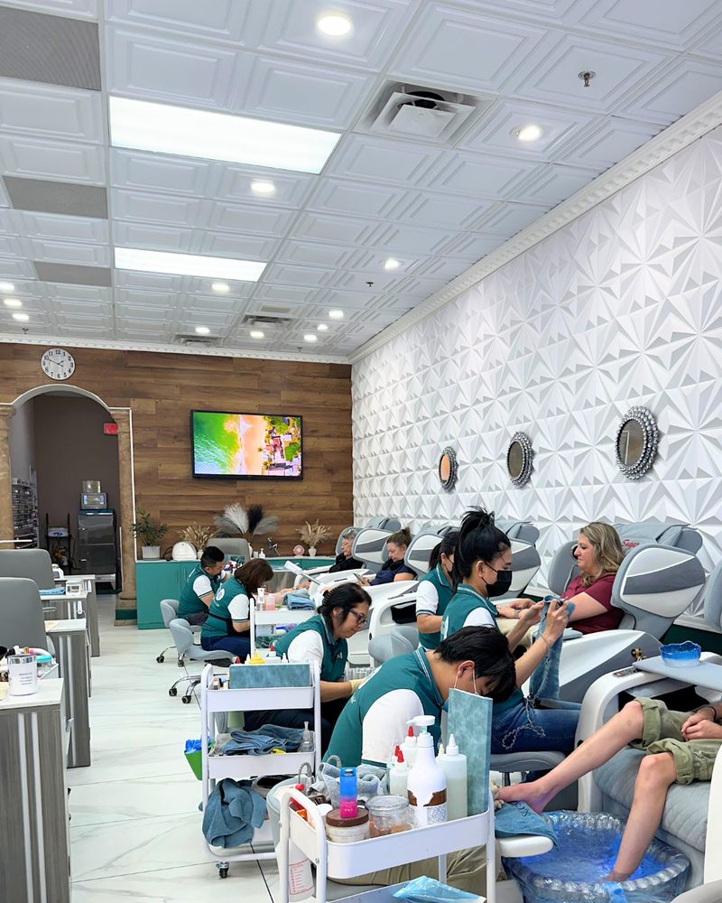 Sugar Nails Spa Logo