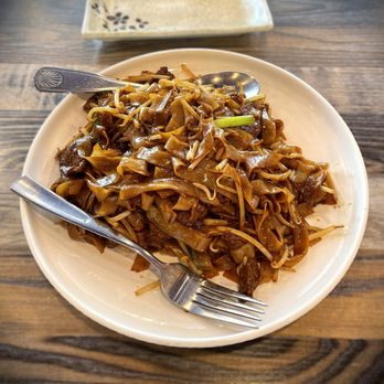 Top BBQ & Noodle - Beef Chow Fun - Seafood Near Me - Gardena, California