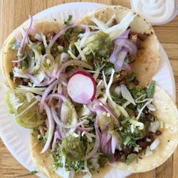 Taqueria Los Molcajetes - Carnitas taco with fresh corn tortillas