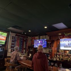 Lillian's - Nice TV selection