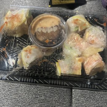 Oishii Sushi & Pan-Asian - Grapevine  - Royce roll - Sushi Bars Near Me - Grapevine, Texas