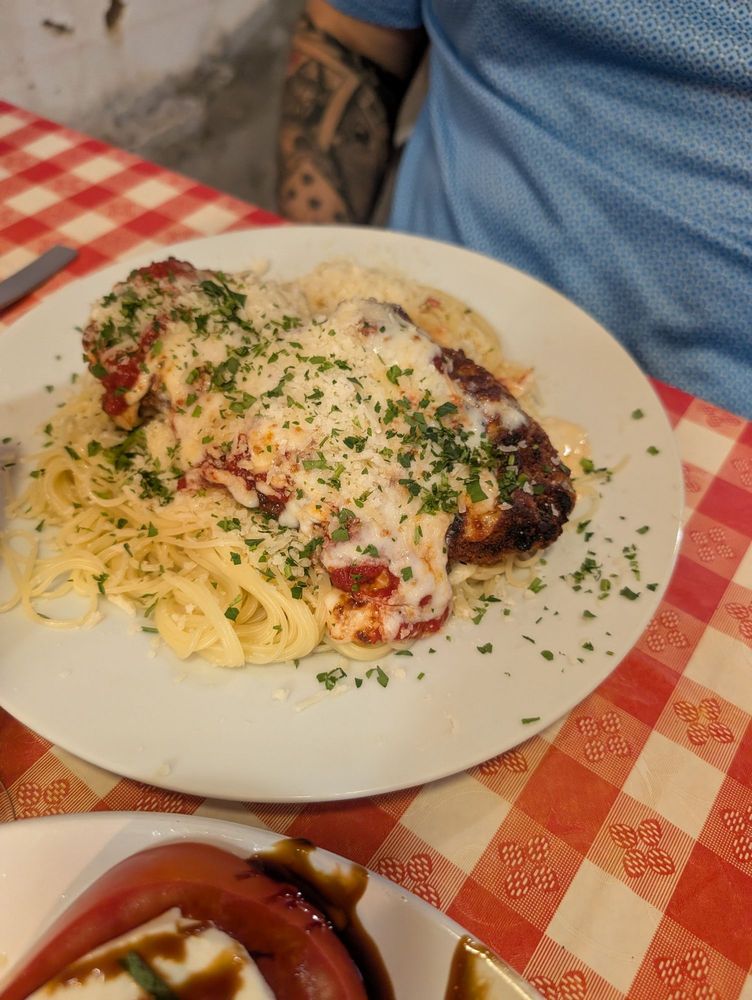 Damiano's Cucina Italiana Logo