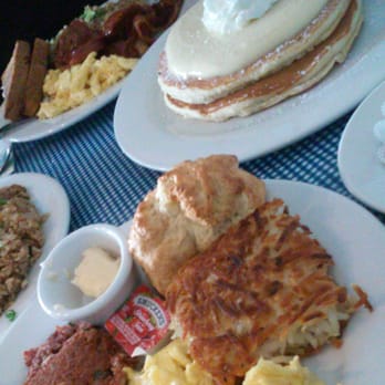 Moke's Bread & Breakfast - The best pancakes EVER - Breakfast & Brunch Near Me - Kailua, Hawaii