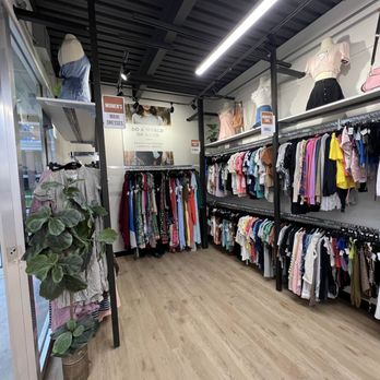 Uptown Cheapskate - Thrift Stores Near Me - State College, Pennsylvania