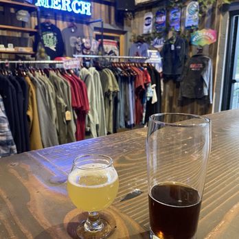 Oskar Blues Brewery Taproom - Stout and IPA - Breweries Near Me - Longmont, Colorado Oskar Blues Brewery Taproom - Stout and IPA - Breweries Near Me - Longmont, Colorado
