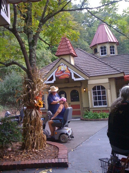 MAGIC SHOP DOLLYWOOD 2700 Dollywood Parks Blvd, Pigeon