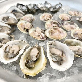 Fishwives - Chef's Dozen Oyster Sampler (Kusshi, Beausoleil, Coromandel) & Dozen Clams - Seafood Near Me - Pasadena, California Fishwives - Chef's Dozen Oyster Sampler (Kusshi, Beausoleil, Coromandel) & Dozen Clams - Seafood Near Me - Pasadena, California