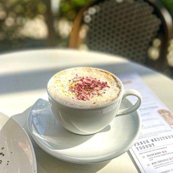 Utopia Caffe - Utopia Latte @jacklyn_huynh - Breakfast & Brunch Near Me - Tustin, California