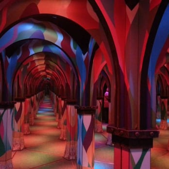 Monterey Mirror Maze - Amusement Parks Near Me - Monterey, California