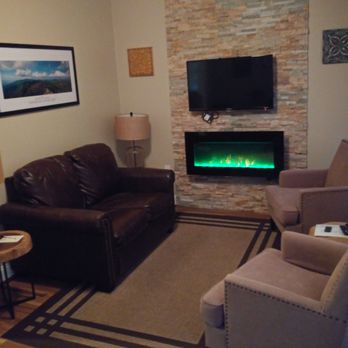 Mimslyn Inn - Loved this living room and fireplace! - Hotels Near Me - Luray, Virginia Mimslyn Inn - Loved this living room and fireplace! - Hotels Near Me - Luray, Virginia