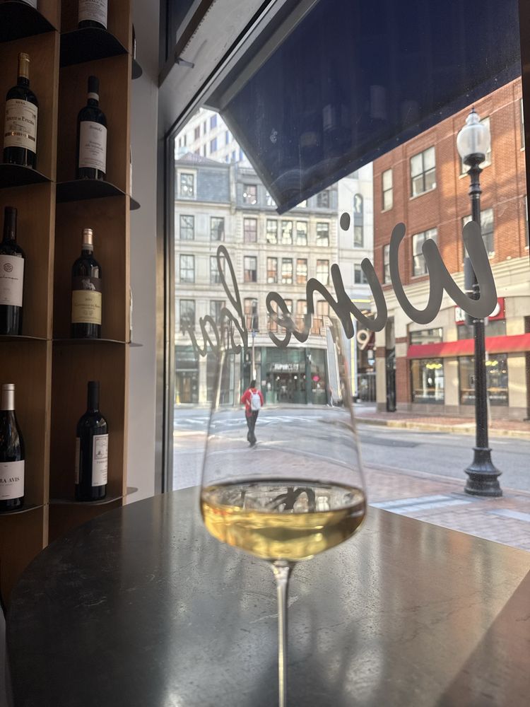 Georgie's Wine Shop and Bar