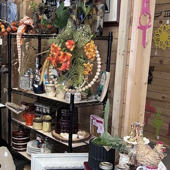 Texoma Trading Post - Paintings and furniture - Used, Vintage & Consignment Near Me - Ardmore, Oklahoma