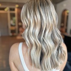 1 Oak Salon