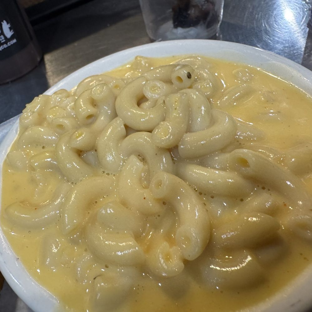 Mac and cheese (aka noodles in cheese broth) Mac and cheese (aka noodles in cheese broth)