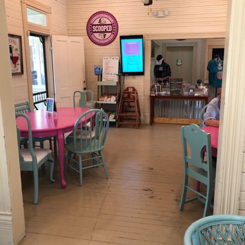 Scooped Cookie Dough Bar - Inside seating and counter - Desserts Near Me - San Antonio, Texas Scooped Cookie Dough Bar - Inside seating and counter - Desserts Near Me - San Antonio, Texas