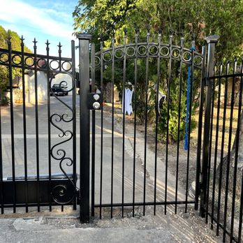 Fence Bldr - Man side entrance gate - Fences & Gates Near Me Fence Bldr - Man side entrance gate - Fences & Gates Near Me