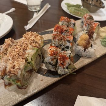 Asea Fusion - Asea Roll, Spider Roll, Shrimp Tempura (L) - Asian Fusion Near Me - Brooklyn, New York