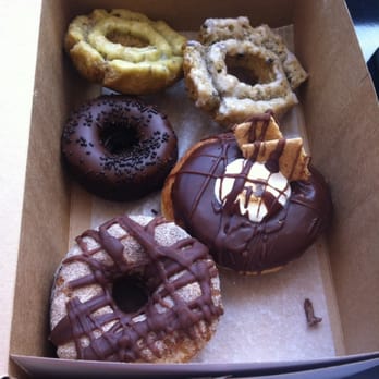 Kettle Glazed Doughnuts - Blueberry w/lemon glaze, Blueberry w/ vanilla glaze, Gluten free chocolate donut, smores donut and chocolate cronut! - Donuts Near Me - Hollywood, California Kettle Glazed Doughnuts - Blueberry w/lemon glaze, Blueberry w/ vanilla glaze, Gluten free chocolate donut, smores donut and chocolate cronut! - Donuts Near Me - Hollywood, California