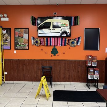 El Burrito Rey - the interior of a restaurant - Mexican Near Me - Oak Forest, Illinois