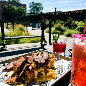 Bear's Smokehouse BBQ - Food Trucks Near Me - Asheville, North Carolina