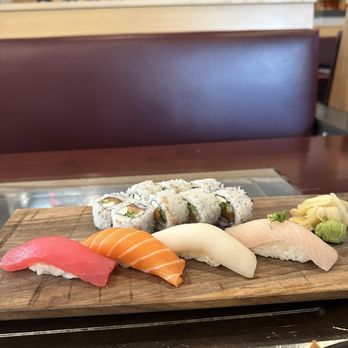 Ari Sushi - Lunch specials Sushi Combo - Japanese Near Me - Celebration, Florida