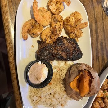 LongHorn Steakhouse - Steakhouses Near Me - Snellville, Georgia