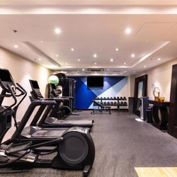DoubleTree By Hilton Hotel London - Victoria - Health club  fitness center  gym