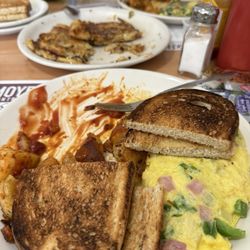 Moyers Country Kitchen - Great omelette!