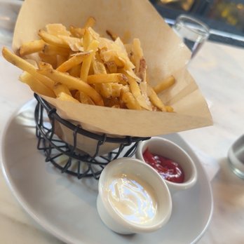 Barrel House Tavern - New American Near Me - Sausalito, California
