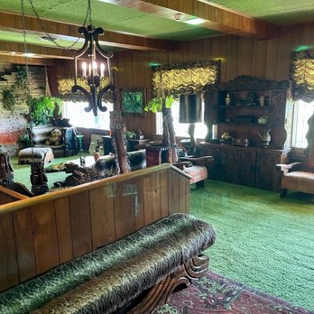 Graceland Mansion - The green room - Museums Near Me - Memphis, Tennessee