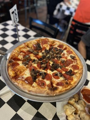 Wise Guys Pizzeria by null