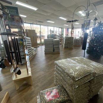 The Backyard Bird Feeder - Bird Shops Near Me - Woodbridge, Virginia