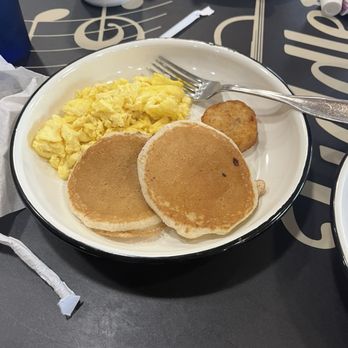 Fiddler’s Restaurant of Abingdon - Breakfast & Brunch Near Me - Abingdon, Virginia Fiddler’s Restaurant of Abingdon - Breakfast & Brunch Near Me - Abingdon, Virginia