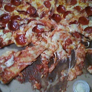 Chariot Pizza - This is what they serve to their customers. Nasty nasty nasty - Pizza Near Me - Tucson, Arizona