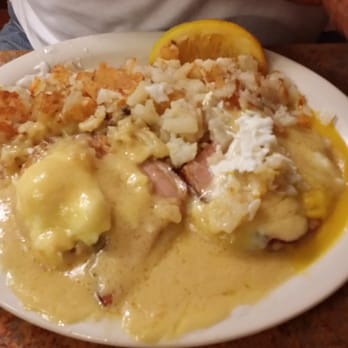 Country Kitchen - Eggs Benedict - American Near Me - Redding, California Country Kitchen - Eggs Benedict - American Near Me - Redding, California