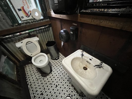 Johnnie MacCracken's Celtic Firehouse Pub by null