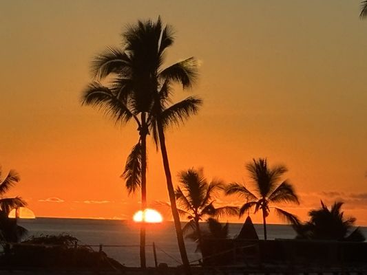 Holiday Inn Express & Suites Kailua-Kona by IHG by null