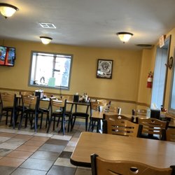 The Buck Stops Here Market & Eatery - Seating