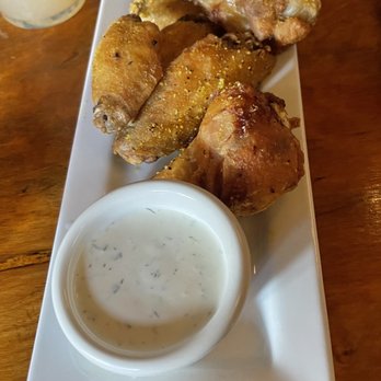 Gold Dust Meridian - Lemon pepper wings - Lounges Near Me - Portland, Oregon