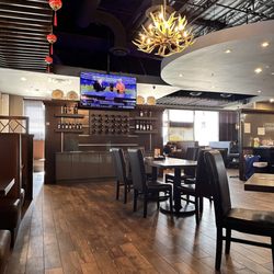 Spicy Chen Asian Bistro - Bar area