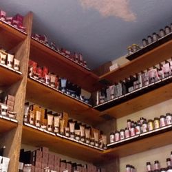 Voila' Salon - Color dispensary