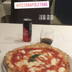 Pizzeria Vesuvio - Pizza Margherita , al Ristorante Pizzeria Vesuvio di Foligno (PG)