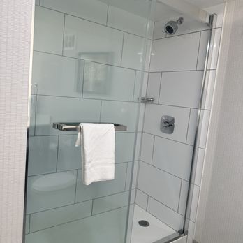 DoubleTree by Hilton Hotel Jackson - Hotels Near Me - Jackson, Tennessee