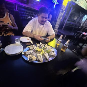 Mariscos El Chaka - (1dz) Shot Ostiones (1dz) Ostion Concha - Seafood Near Me - Victorville, California