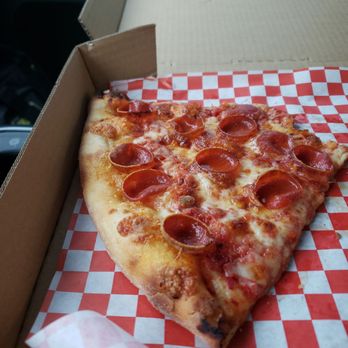 Slice Box Pizza - Pepperoni Pizza - Salad Near Me - Seattle, Washington