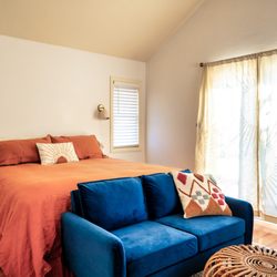 The Loubird Inn - Sunrise Room