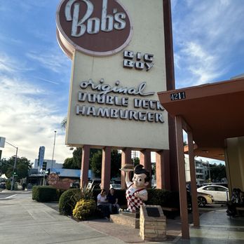 Bob’s Big Boy - American Near Me - Burbank, California