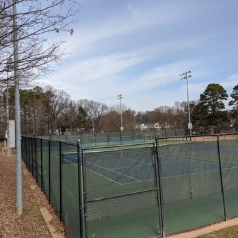 Veterans Park - Veterans Park, Charlotte NC - Parks Near Me - Charlotte, North Carolina Veterans Park - Veterans Park, Charlotte NC - Parks Near Me - Charlotte, North Carolina