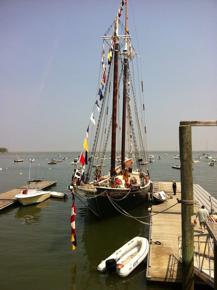 Duxbury Bay Maritime School Logo