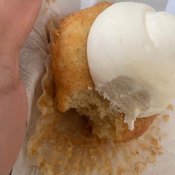 Cup Love - Vanilla with Cream Cheese Cupcake - Desserts Near Me - Baltimore, Maryland Cup Love - Vanilla with Cream Cheese Cupcake - Desserts Near Me - Baltimore, Maryland